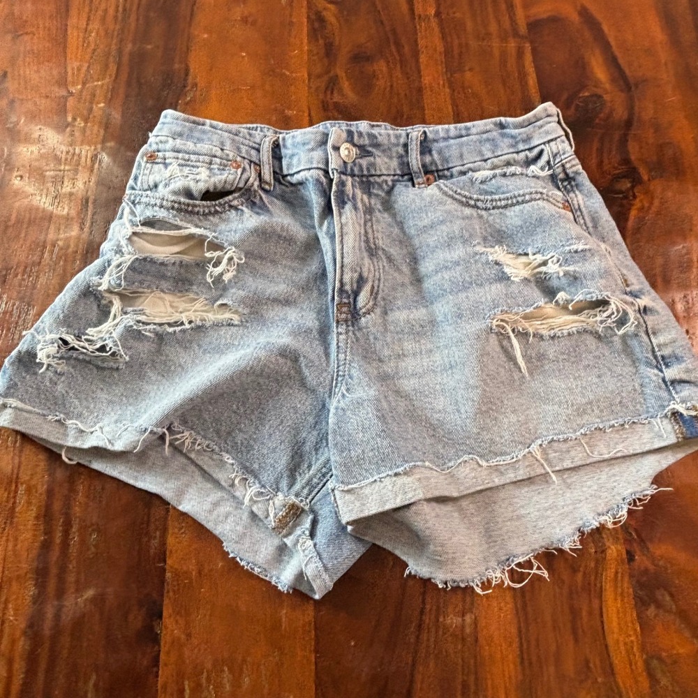 American Eagle Curvy Relaxed Strigid Distressed Denim Shorts Light Wash Womens 8
